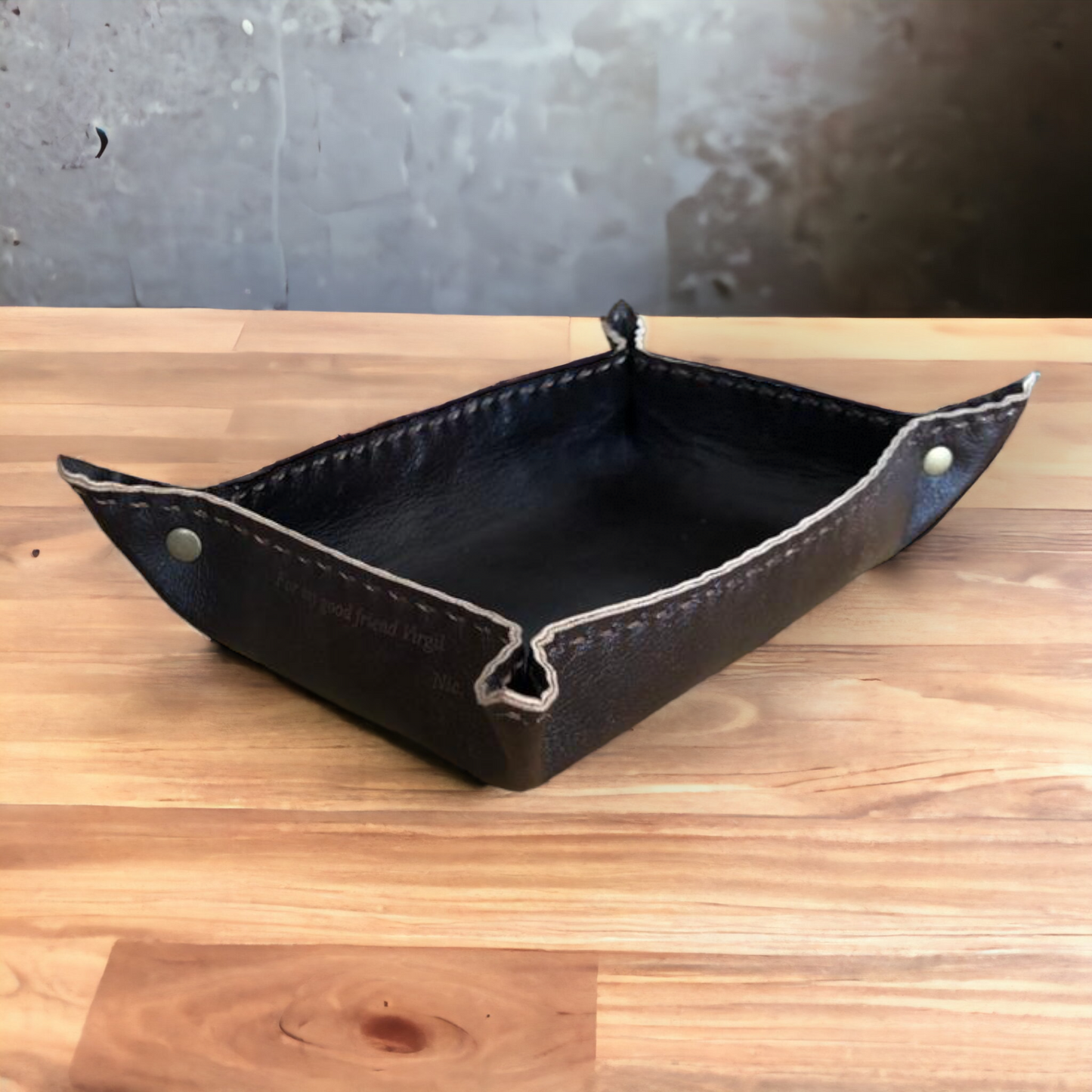 Vintage&Quality Recycled leather hand-made "Miscellaneous" tray - engraved with your text or image